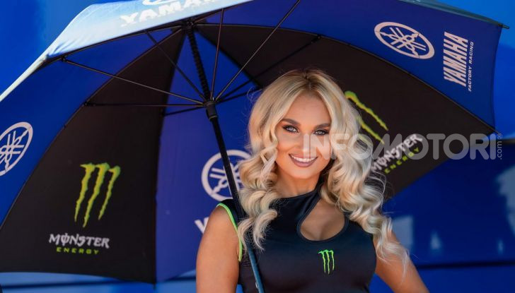 [GALLERY] Le ombrelline più belle del GP di Misano 2019 - Foto 37 di 81