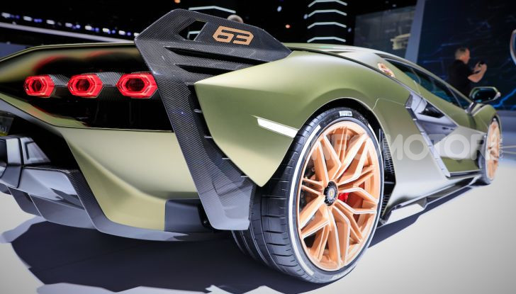 Lamborghini Sian: l’ibrida di Sant’Agata è un fulmine da 819CV - Foto 32 di 45