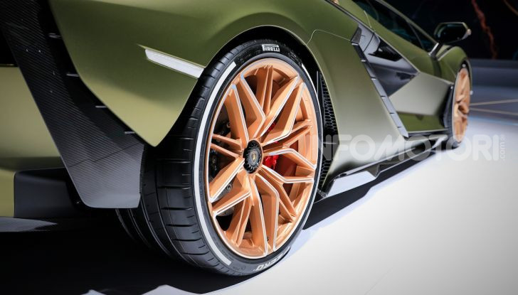 Lamborghini Sian: l’ibrida di Sant’Agata è un fulmine da 819CV - Foto 33 di 45