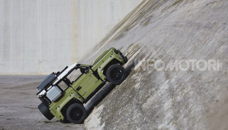 Land Rover Defender LEGO Technic in vendita dal 1 ottobre a 179€ - Foto 8 di 13
