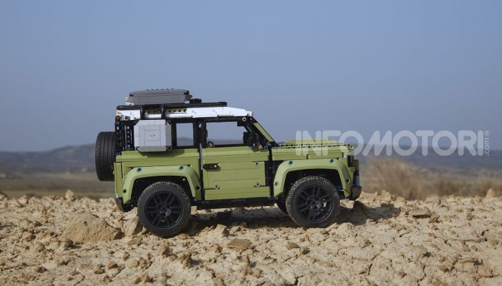 Land Rover Defender LEGO Technic in vendita dal 1 ottobre a 179€ - Foto 1 di 13