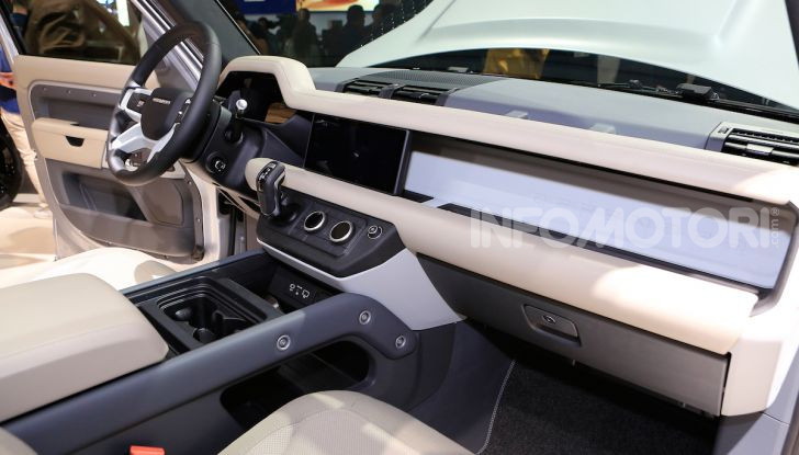 Land Rover Defender 2020, dati e informazioni - Foto 28 di 47