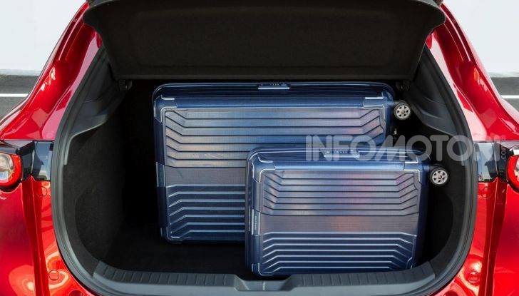 [VIDEO] Prova su strada Mazda CX-30: la giusta misura al crossover giapponese - Foto 17 di 43