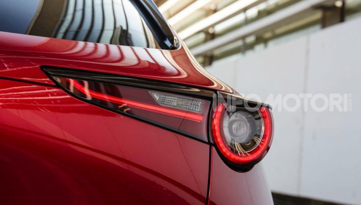 [VIDEO] Prova su strada Mazda CX-30: la giusta misura al crossover giapponese - Foto 41 di 43