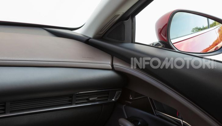 [VIDEO] Prova su strada Mazda CX-30: la giusta misura al crossover giapponese - Foto 25 di 43