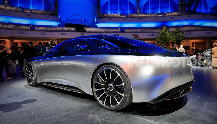 Mercedes-Benz Vision EQS: eleganza, tecnologia e prestazioni full electric - Foto 20 di 30