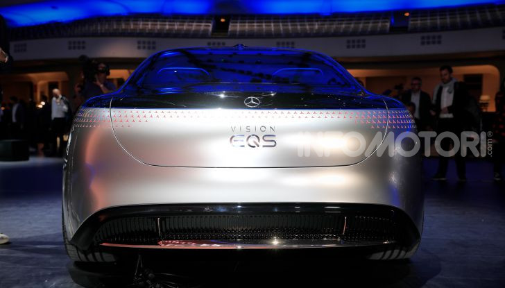 Mercedes-Benz Vision EQS: eleganza, tecnologia e prestazioni full electric - Foto 27 di 30