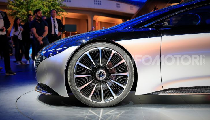 Mercedes-Benz Vision EQS: eleganza, tecnologia e prestazioni full electric - Foto 29 di 30