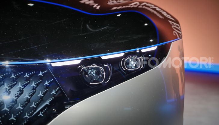 Mercedes-Benz Vision EQS: eleganza, tecnologia e prestazioni full electric - Foto 8 di 30