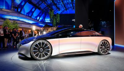 Mercedes-Benz Vision EQS: eleganza, tecnologia e prestazioni full electric