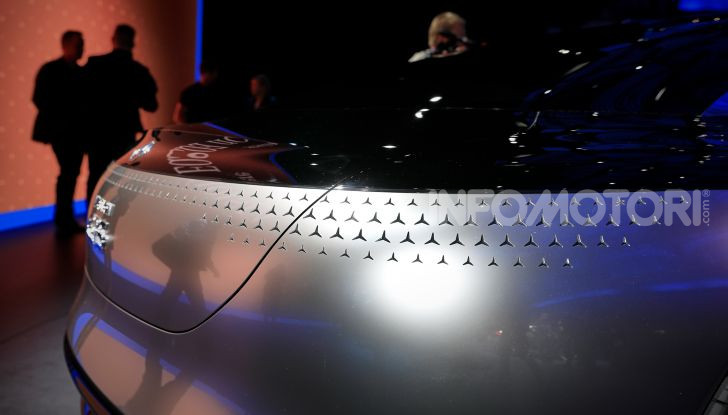 Mercedes-Benz Vision EQS: eleganza, tecnologia e prestazioni full electric - Foto 15 di 30