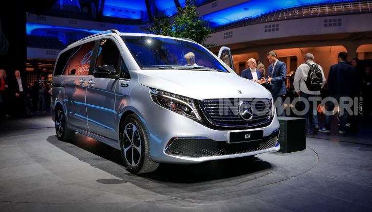 Mercedes Concept EQV: il primo monovolume premium 100% elettrico - Foto 1 di 16