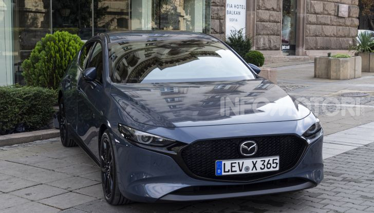 Nuova Mazda 3 Skyactiv-X prova su strada, motori e prezzi - Foto 7 di 8