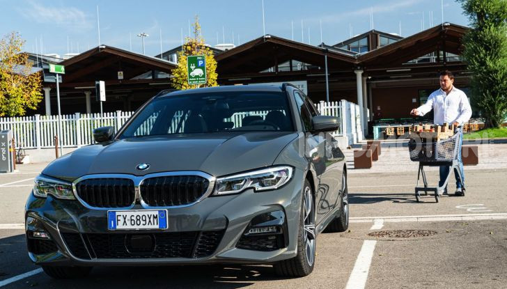 [VIDEO] Prova su strada nuova BMW Serie 3 Touring: La regina è tornata! - Foto 28 di 35