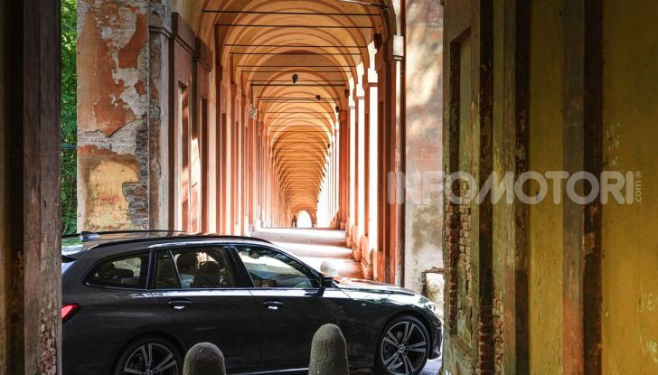[VIDEO] Prova su strada nuova BMW Serie 3 Touring: La regina è tornata! - Foto 26 di 35