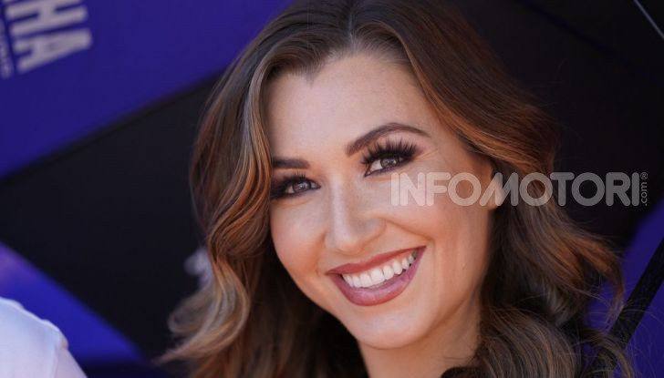 [GALLERY] Le ombrelline più belle del GP di Misano 2019 - Foto 4 di 81