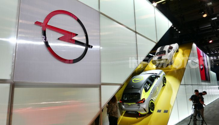 Opel Corsa-e, la prima auto da rally elettrica - Foto 14 di 17