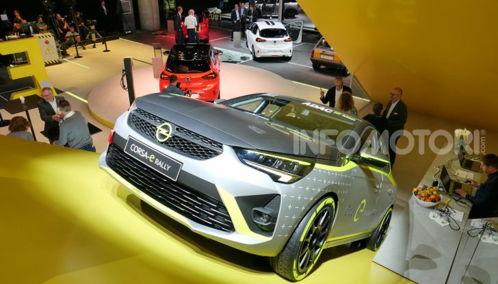 Opel Corsa-e, la prima auto da rally elettrica - Foto 16 di 17