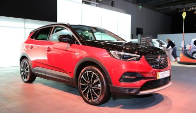 Opel Grandland X Plug-In Hybrid4: trazione integrale e poche emissioni