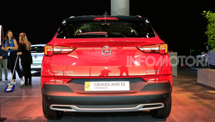 Opel Grandland X Plug-In Hybrid4: trazione integrale e poche emissioni - Foto 13 di 14