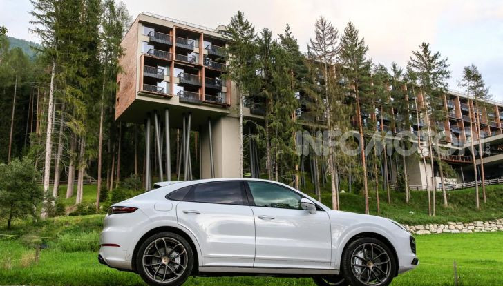 [VIDEO] Prova Porsche Cayenne Coupè 2019: il SUV sportivo ed elegante - Foto 5 di 25