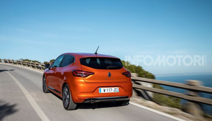Nuova Renault Clio 2020, la prova su strada della quinta generazione - Foto 2 di 20