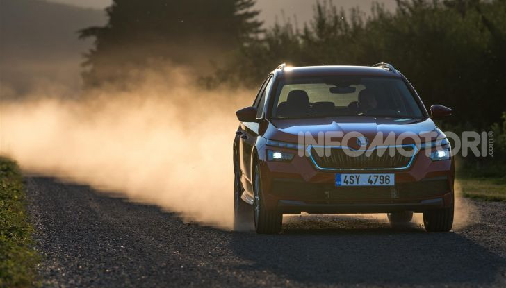 Prova su strada Skoda Kamiq: il terzo elemento della gamma SUV - Foto 11 di 39