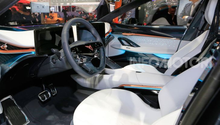 Cupra Tavascan Concept, il SUV coupé 100% elettrico - Foto 24 di 26