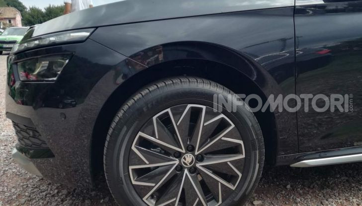 Prova su strada Skoda Kamiq: il terzo elemento della gamma SUV - Foto 31 di 39
