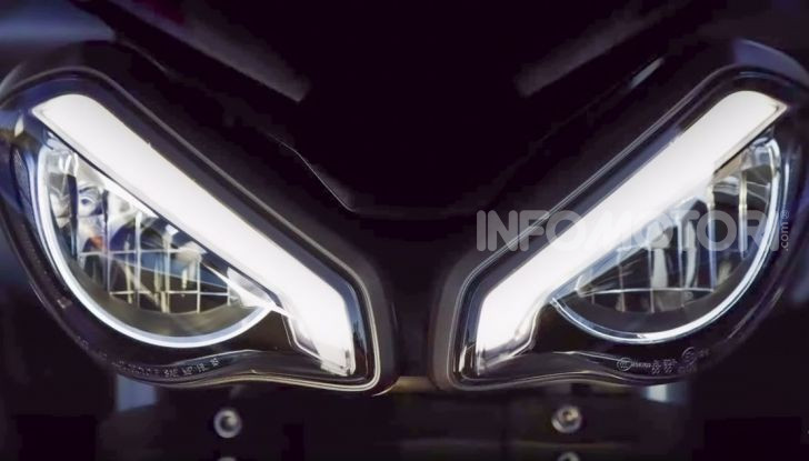 Triumph Street Triple RS 2020: più sportiva e affilata con un nuovo doppio faro - Foto 1 di 2