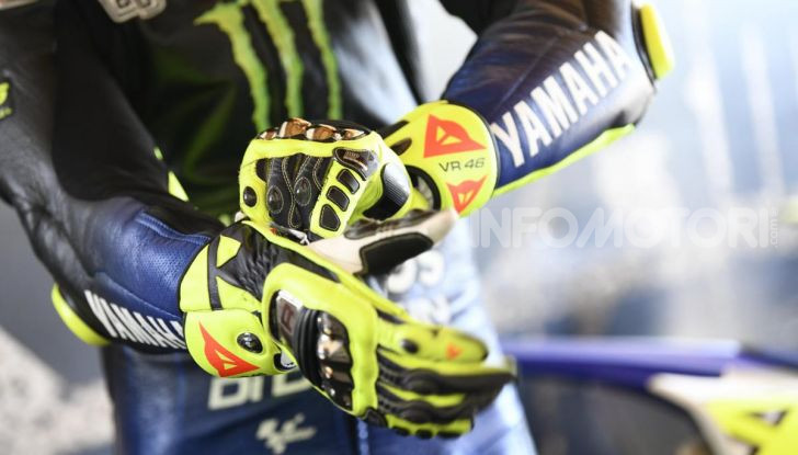 Valentino Rossi verso Misano con la sua Yamaha M1… per le strade di Tavullia! - Foto 32 di 39