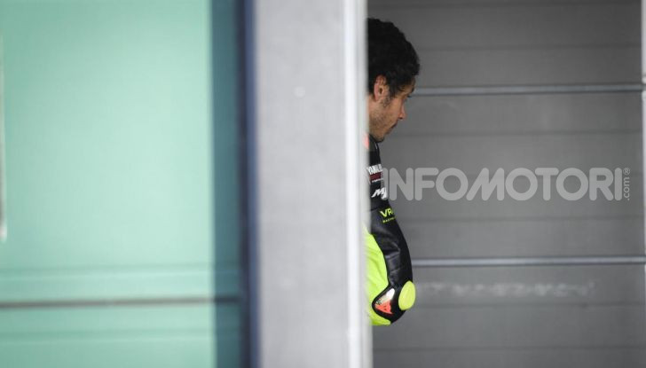 Valentino Rossi verso Misano con la sua Yamaha M1… per le strade di Tavullia! - Foto 15 di 39