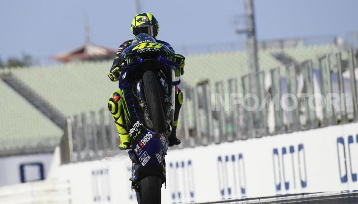 Valentino Rossi verso Misano con la sua Yamaha M1… per le strade di Tavullia! - Foto 14 di 39