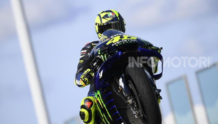 Valentino Rossi verso Misano con la sua Yamaha M1… per le strade di Tavullia! - Foto 13 di 39