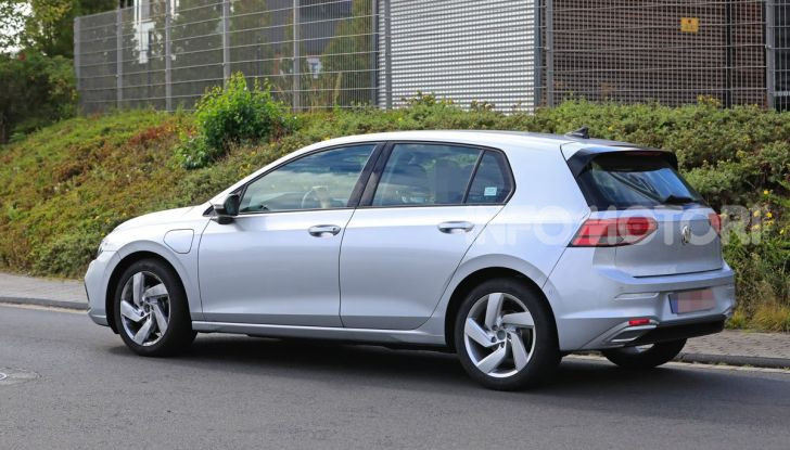 Nuova Volkswagen Golf 8 GTE: elettrica, sportiva e connessa - Foto 13 di 24