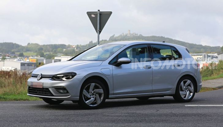 Nuova Volkswagen Golf 8 GTE: elettrica, sportiva e connessa - Foto 8 di 24