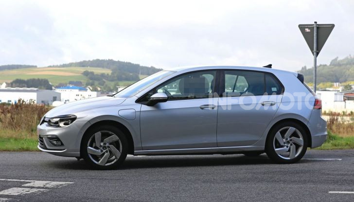 Nuova Volkswagen Golf 8 GTE: elettrica, sportiva e connessa - Foto 24 di 24