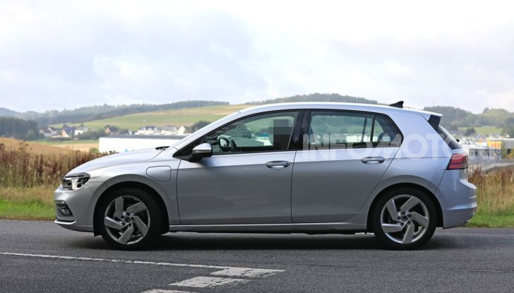 Nuova Volkswagen Golf 8 GTE: elettrica, sportiva e connessa - Foto 23 di 24