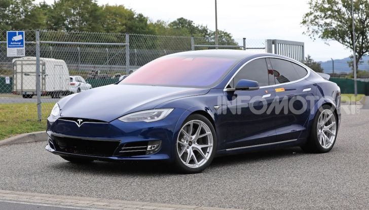 [VIDEO] Tesla Model S vs Tesla Model 3: quale comprare? - Foto 8 di 14