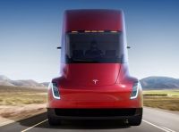 Tesla Semi: aperti i pre-ordini del camion elettrico di Elon Musk