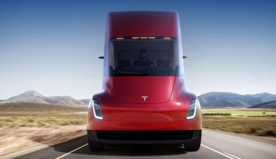 Tesla Semi: aperti i pre-ordini del camion elettrico di Elon Musk
