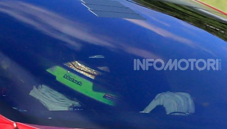 Tesla Model S al Nurburgring per battere il record della Porsche Taycan - Foto 34 di 35