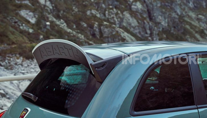 Nuova Abarth 695 70° Anniversario: prezzi da 34.600 euro - Foto 11 di 20