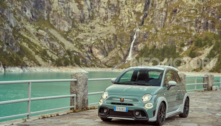 Nuova Abarth 695 70° Anniversario: prezzi da 34.600 euro - Foto 14 di 20