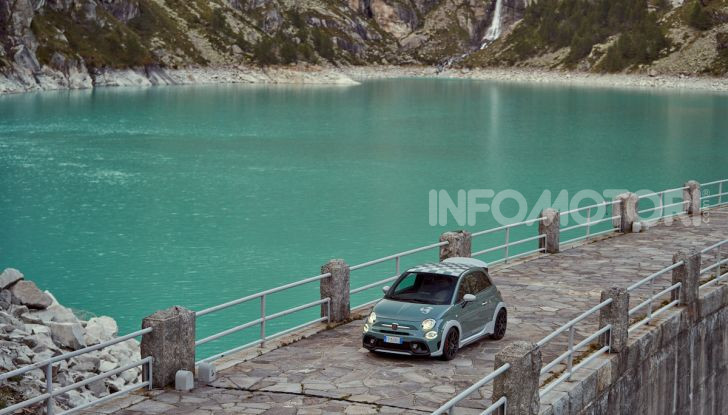 Nuova Abarth 695 70° Anniversario: prezzi da 34.600 euro - Foto 19 di 20