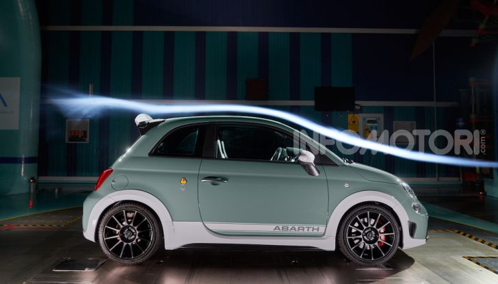 Nuova Abarth 695 70° Anniversario: prezzi da 34.600 euro - Foto 7 di 20