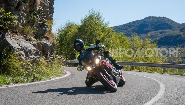 Aprilia Tuono V4 1100 Factory: hypernaked alla portata di tutti - Foto 32 di 32
