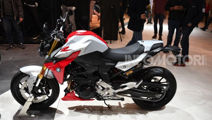 BMW F 900R 2020: la naked della Casa dell’elica dinamica e adatta a tutti - Foto 2 di 39