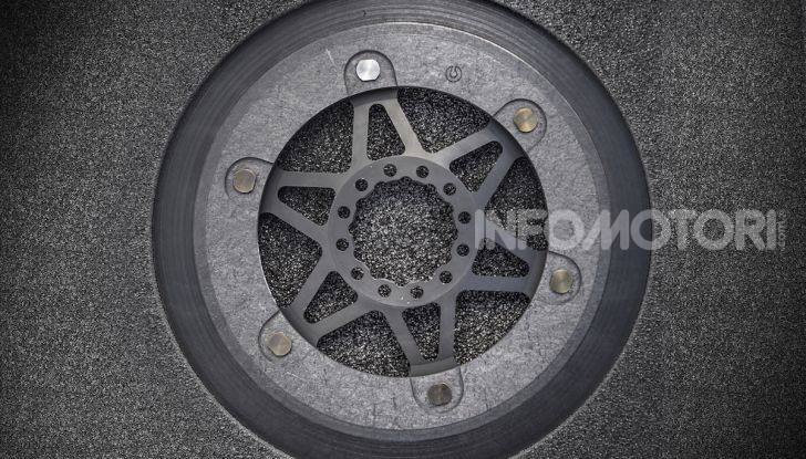 Tra dischi e pastiglie: un viaggio nel mondo dei freni nella fabbrica Racing di Brembo - Foto 20 di 36