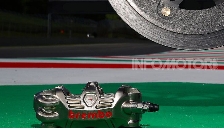 Tra dischi e pastiglie: un viaggio nel mondo dei freni nella fabbrica Racing di Brembo - Foto 22 di 36